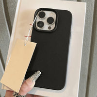 Capa de silicone aveludada para iPhone