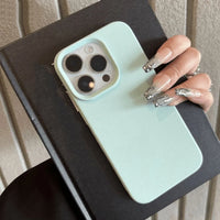 Capa de silicone aveludada para iPhone